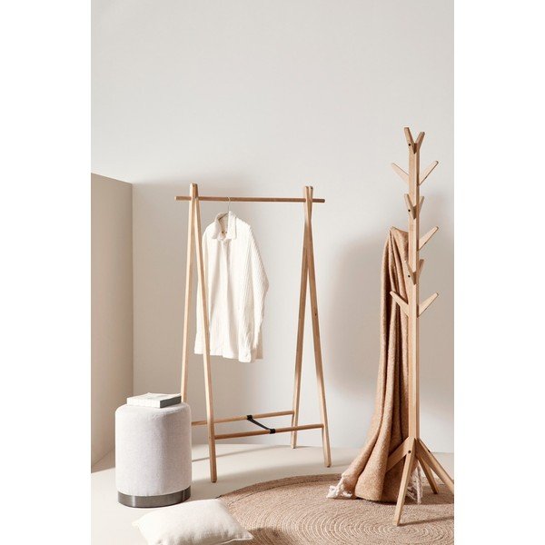 Melns bērza masīvkoka drēbju pakaramais statīvs 91x151x50 cm Daiki – Yes Everyday-image-1