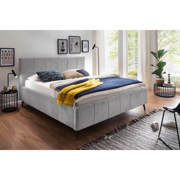 Gaiši pelēka polsterēta divvietīga gulta ar veļas kasti un redelēm 180x200 cm Lizzano – Meise Möbel-image-1