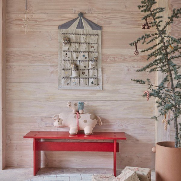 Sarkans masīvkoka sols Kotai – OYOY Living Design-image-3