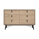 Dabīga toņa zema kumode ar ozolkoka imitāciju 153x95 cm Ry – Tvilum