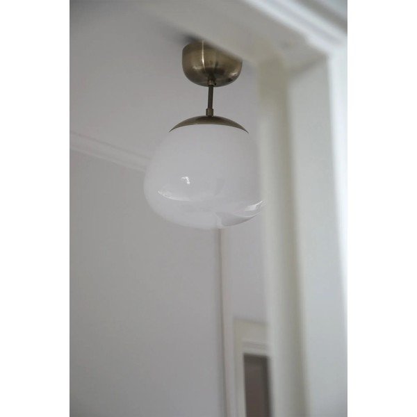 Balta/misiņa krāsas stikla griestu lampa Rise – Markslöjd-image-1