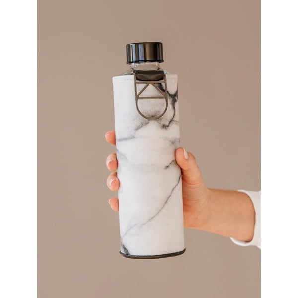 Melnbaltā stikla pudele no borsilikāta ar mākslīgās ādas apvalku Equa Mismatch Stone, 750 ml-image-1