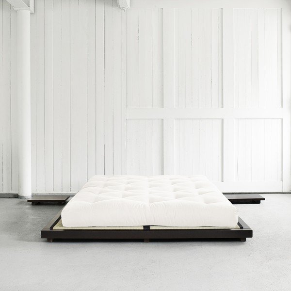 Divguļamā gulta no priedes koka ar matraci un tatami Karup Design Dock Comfort Mat Black Natural, 140 x 200 cm-image-1