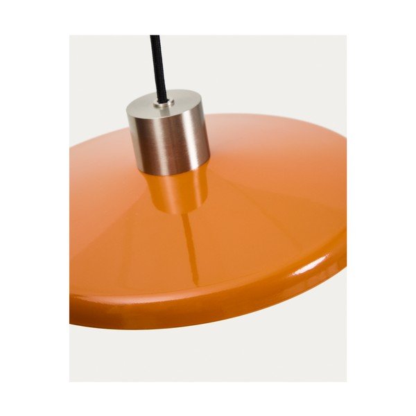 Oranža piekaramā lampa ar metāla abažūru Nuvira – Kave Home-image-2