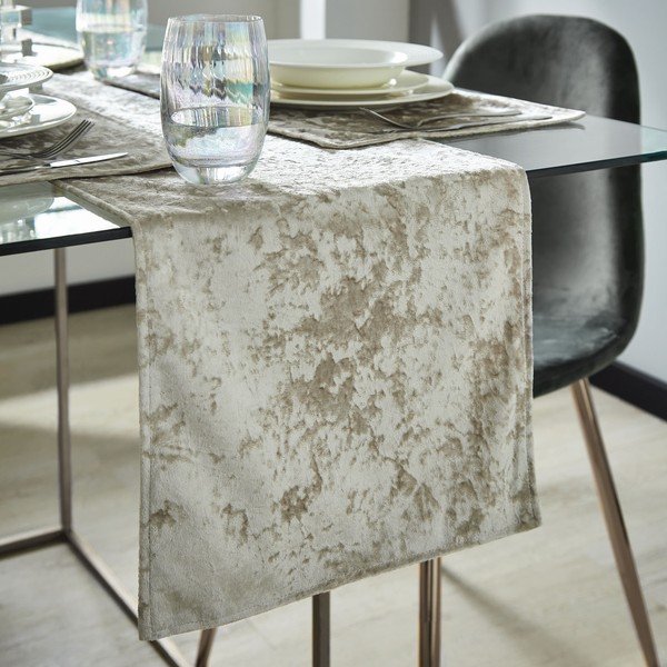 Galda celiņš 180x33 cm Crushed Velvet – Catherine Lansfield-image-1