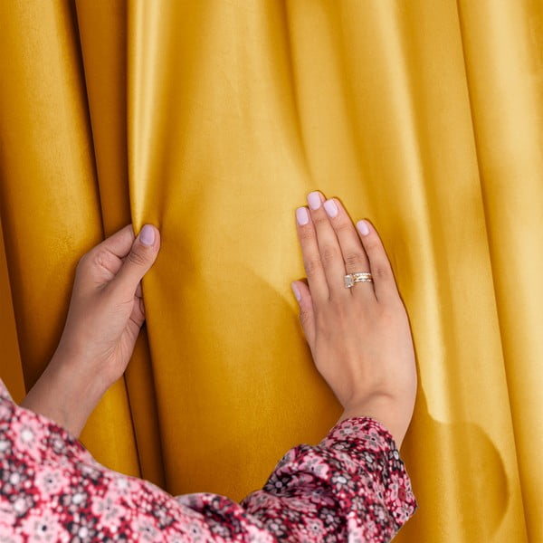 Dzeltens samta daļēji gaismu necaurlaidīgs aizkars 140x245 cm Pleat – Restilo-image-4