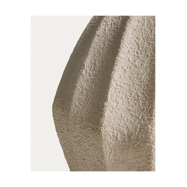 Krēmkrāsas rokām darināta/augsta vāze no papjēmašē (augstums 46,5 cm) Arquena – Kave Home-image-3