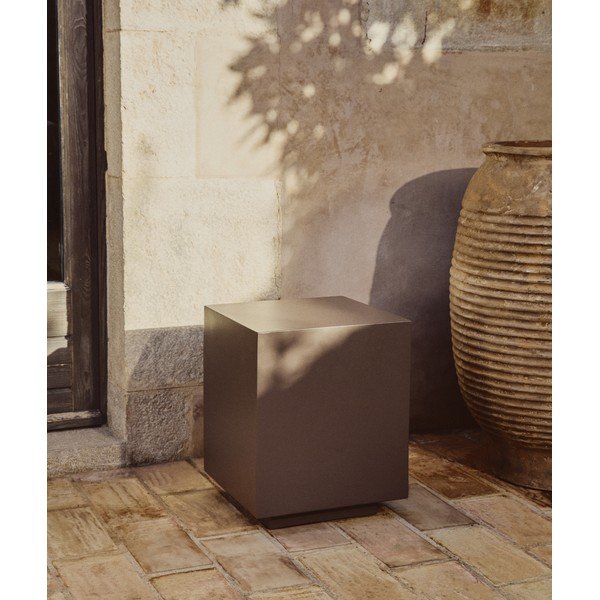 Betona dārza galdiņš 35x35 cm Rustella – Kave Home-image-1