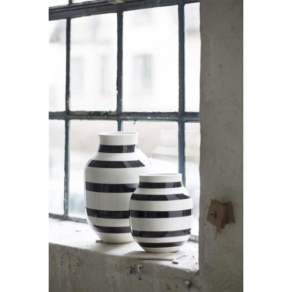 Melnbalta keramikas vāze Kähler Design Omaggio, augstums 30,5 cm-image-2