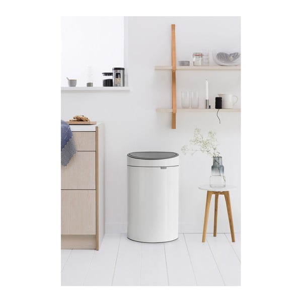 Balta ar pieskārienu atverama tērauda atkritumu tvertne 40 l Touch Bin – Brabantia-image-1