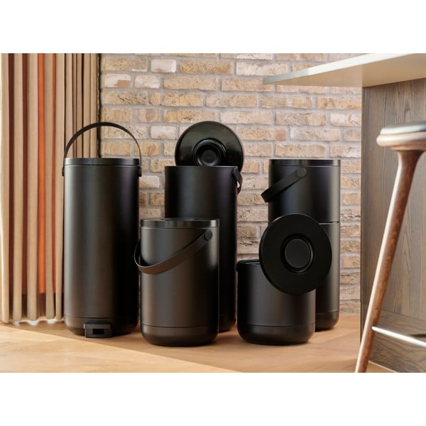 Melna plastmasas atkritumu tvertne ar pedāli 35 l Circular – Zone-image-3