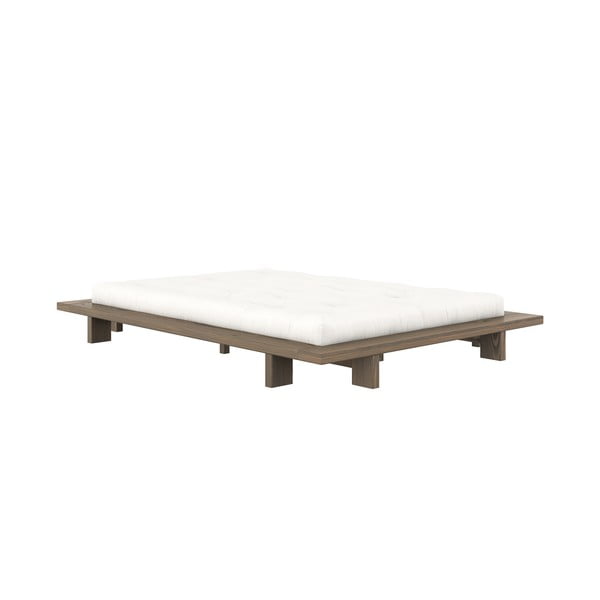 Brūna priedes masīvkoka divvietīga gulta ar redelēm 160x200 cm Japan – Karup Design