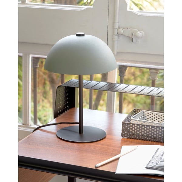 Zaļa galda lampa ar metāla abažūru (augstums 33 cm) Aleyla – Kave Home-image-1