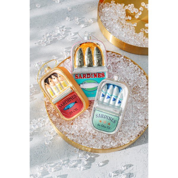 Stikla Ziemassvētku eglītes rotājums 7 cm Can of Sardines – Sass & Belle-image-2