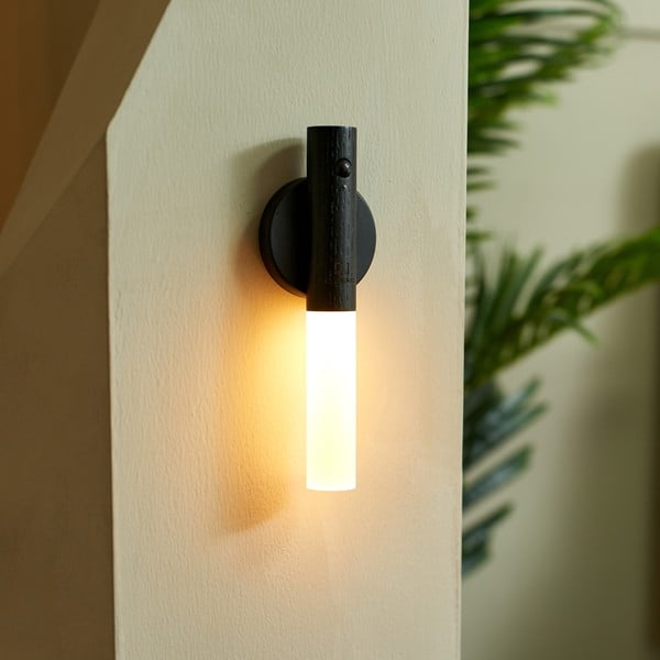 Melna LED sienas lampa ar USB Baton – Gingko-image-3