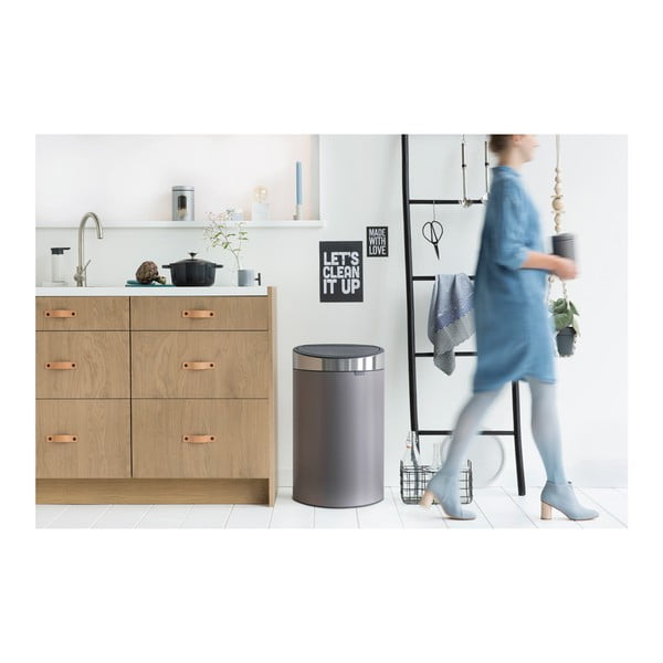 Pelēka ar pieskārienu atverama tērauda atkritumu tvertne 40 l Touch Bin – Brabantia-image-1