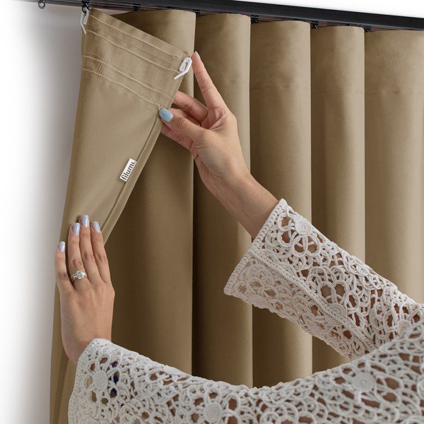 Bēšs samta daļēji gaismu necaurlaidīgs aizkars 200x175 cm Velto – Filumi-image-3