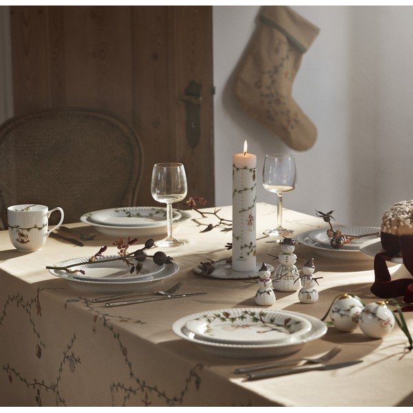 Svece ar Ziemassvētku motīvu degšanas laiks 56 h Hammershøi Christmas 2025 – Kähler Design-image-1