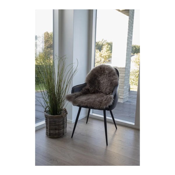 Brūna aitādas āda House Nordic-image-1