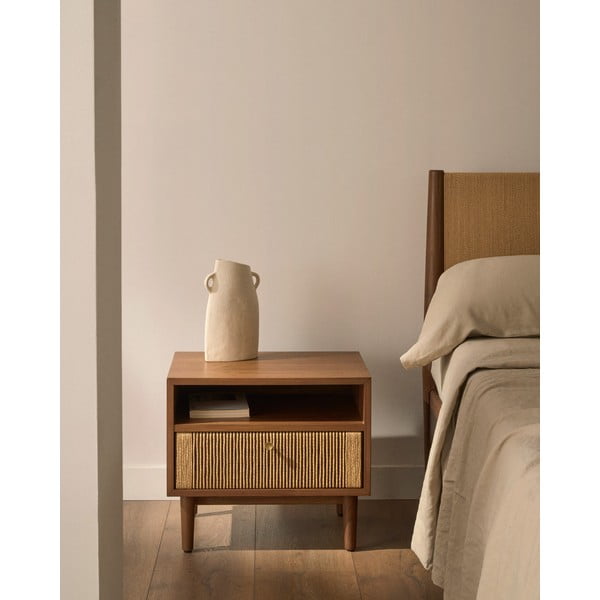 Brūns naktsskapītis ar riekstkoka imitāciju Elan – Kave Home-image-1