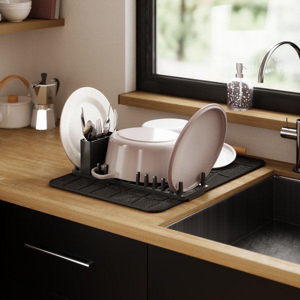 Matēti melns plastmasas trauku žāvēšanas paliktnis 61x43 cm Udry – Umbra-image-2