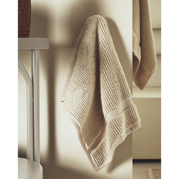 Bēšs frotē kokvilnas dvielis 50x90 cm Olvira – Kave Home-image-3