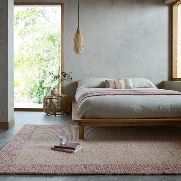 Gaiši rozā ar rokām darināts paklājs no vilnas maisījuma 120x170 cm Rue – Flair Rugs-image-1