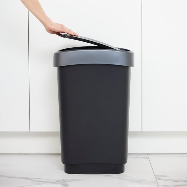 Pārstrādātas plastmasas atkritumu tvertne sudraba/sarkanā krāsā 25 l Twist – Rotho-image-1