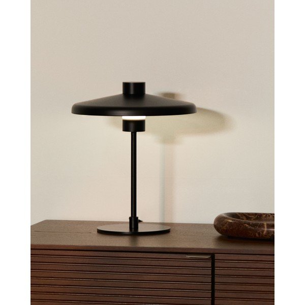 Melna galda lampa ar metāla abažūru (augstums 32,5 cm) Nuvira – Kave Home-image-2