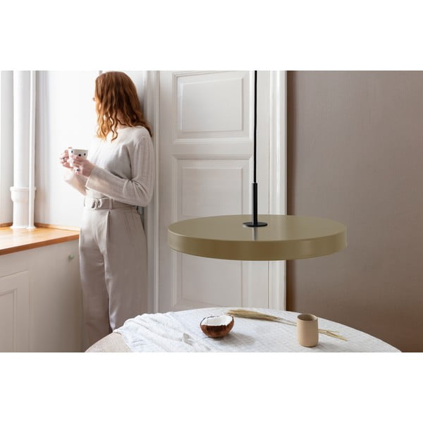 Gaiši brūna LED piekaramā lampa ar metāla abažūru ø 43 cm Asteria Medium – UMAGE-image-4