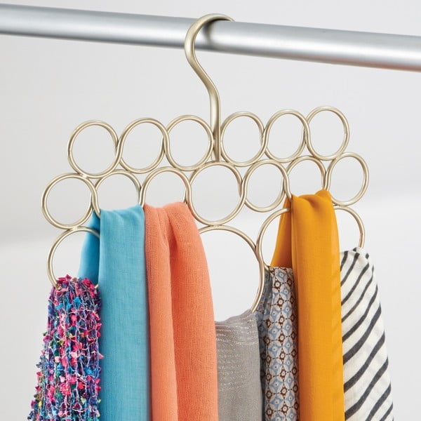 Metāla piekaramais turētājs dvieļiem, šallēm un drēbēm zelta krāsā iDesign Axis, garums 29 cm-image-1