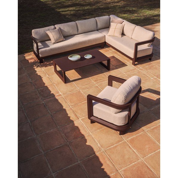 Brūns/krēmkrāsas polsterēts dārza atpūtas krēsls Nerano – Kave Home-image-2