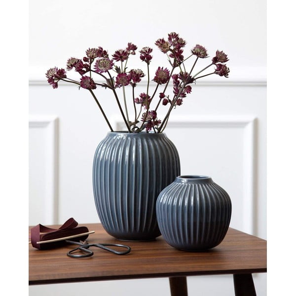 Antracīta pelēka keramikas vāze Kähler Design Hammershoi, augstums 12,5 cm-image-1