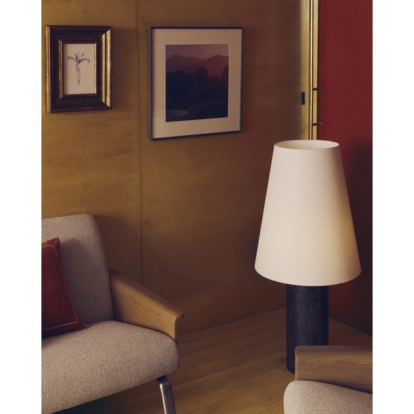 Balta/tumša dabīga toņa stāvlampa ar auduma abažūru (augstums 110 cm) Marga – Kave Home-image-3