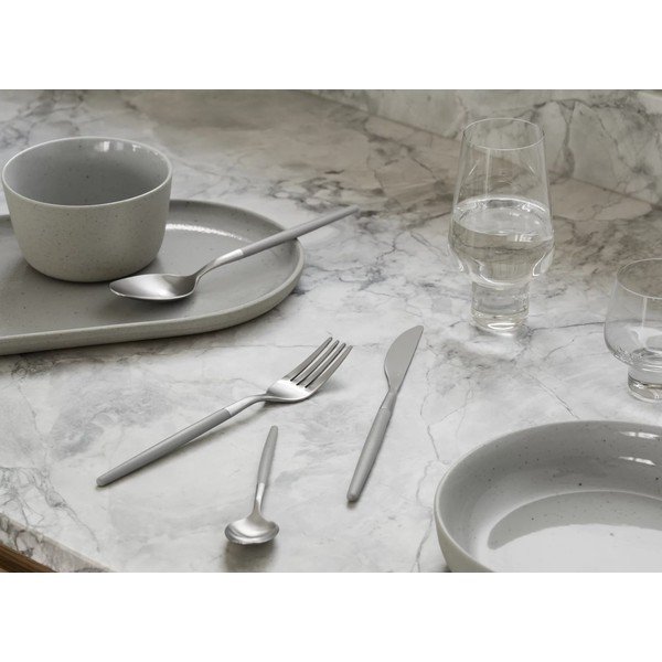 Gaiši pelēks/sudraba krāsas nerūsējošā tērauda galda piederumi (16 gab.) Maxime – Blomus-image-1