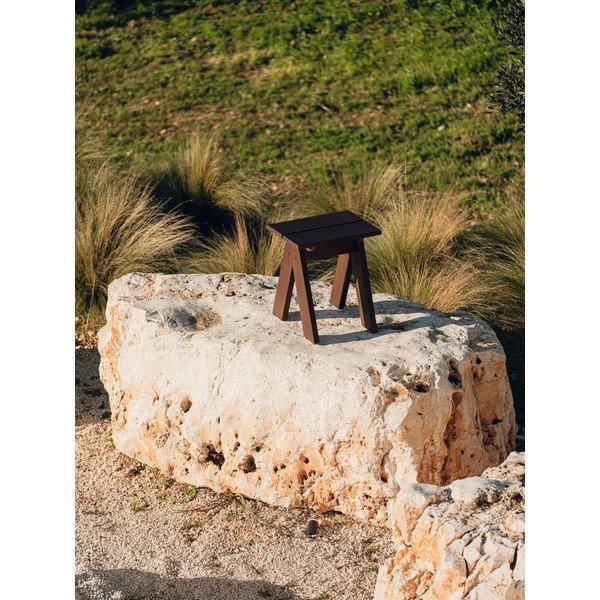 Tumši brūns masīvkoka dārza krēsls Navo – noo.ma-image-2