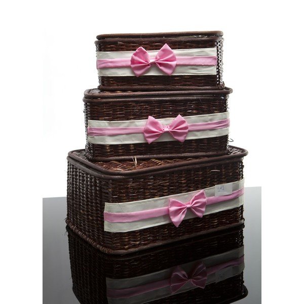 Trīs grozu komplekts ar rozā loku