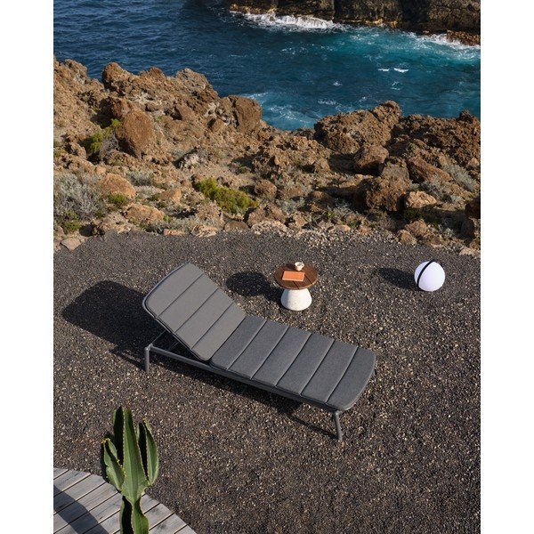 Melns metāla dārza zvilnis Canutells – Kave Home-image-3