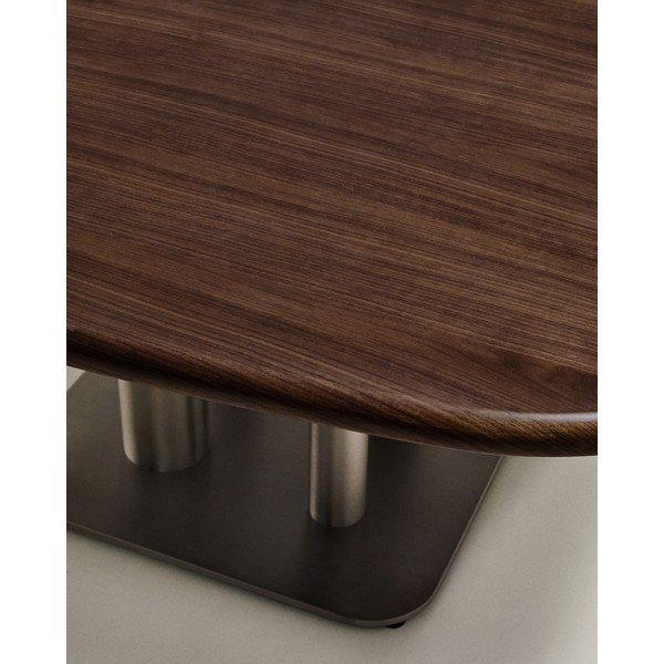 Ēdamgalds ar riekstkoka imitāciju 121x121 cm Melvar – Kave Home-image-3