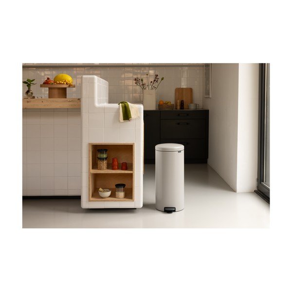 Gaiši pelēka tērauda atkritumu tvertne ar pedāli 30 l NewIcon – Brabantia-image-1