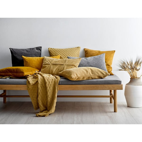 Dzeltens spilvens ar augstu kokvilnas saturu Södahl Klara, 40 x 60 cm-image-1