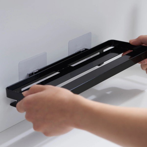 Matēti melns tērauda vannas istabas plaukts ar uzstādīšanu bez urbšanas Film Hook – YAMAZAKI-image-4