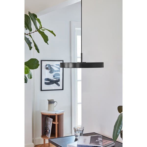 Melna LED piekaramā lampa ar regulējamu spilgtumu un metāla abažūru ø 31 cm Asteria Plus Mini – UMAGE-image-1