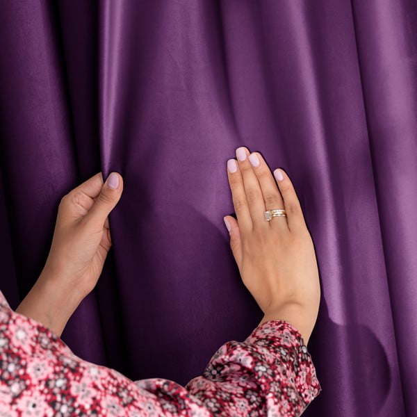 Violets samta daļēji gaismu necaurlaidīgs aizkars 140x270 cm Eyelets – Restilo-image-3