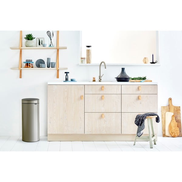 Pelēka ar pieskārienu atverama tērauda atkritumu tvertne 30 l Touch Bin – Brabantia-image-1