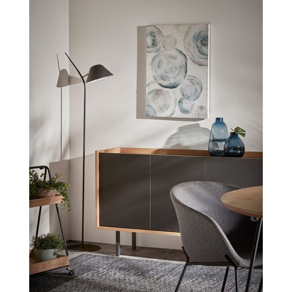 Melna stāvlampa ar metāla abažūru (augstums 152 cm) Aurelia – Kave Home-image-1