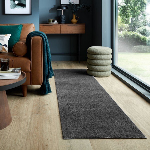 Tumši pelēks celiņa paklājs no pārstrādātas šķiedras 60x230 cm Sheen – Flair Rugs-image-1