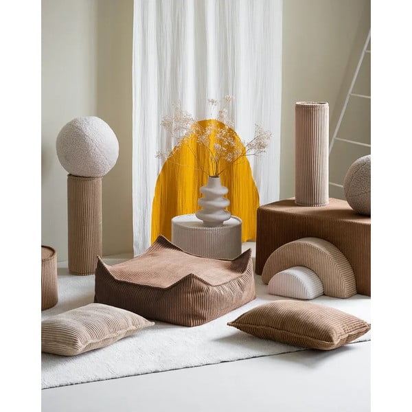 Gaiši brūns velveta bērnu dīvāna spilvens Roll – Wigiwama-image-3