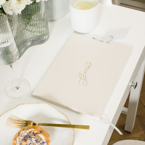 Viesu grāmata 52 lpp. – Busy B-image-1