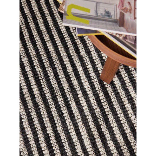 Melns ar rokām darināts džutas paklājs 160x230 cm Harvest Ebony – Elle Decoration-image-2